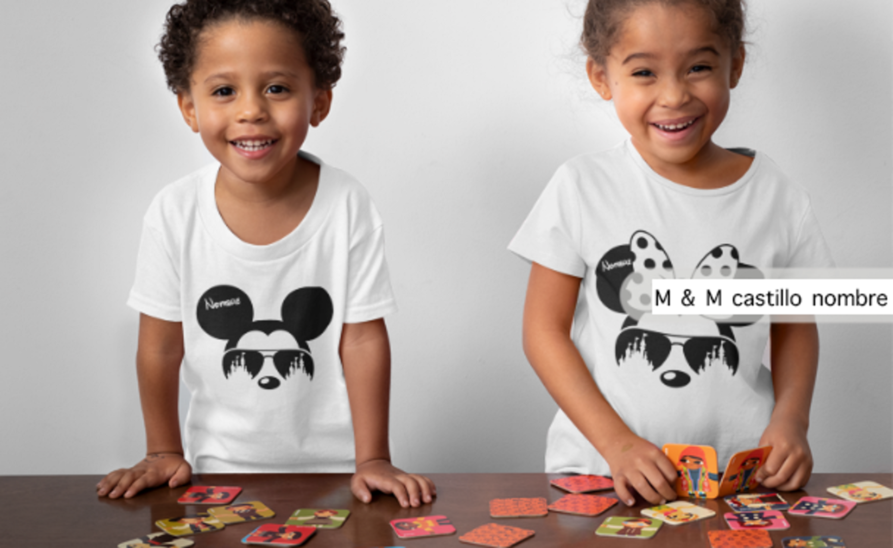 Camiseta Mickey & Minnie gafas castillo con nombre personaliza - Designed4you - 5