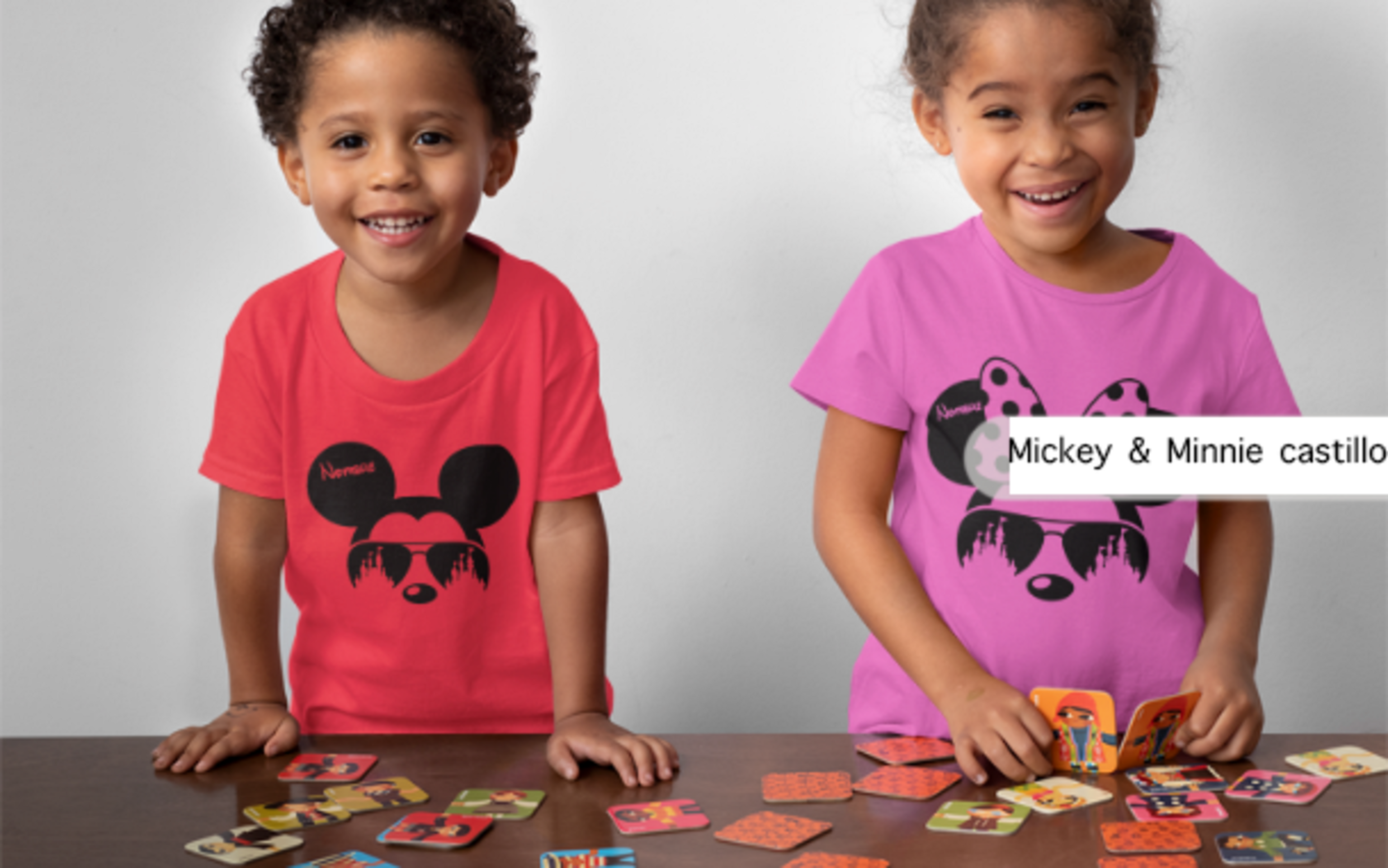Camiseta Mickey & Minnie gafas castillo con nombre personaliza - Designed4you - 4