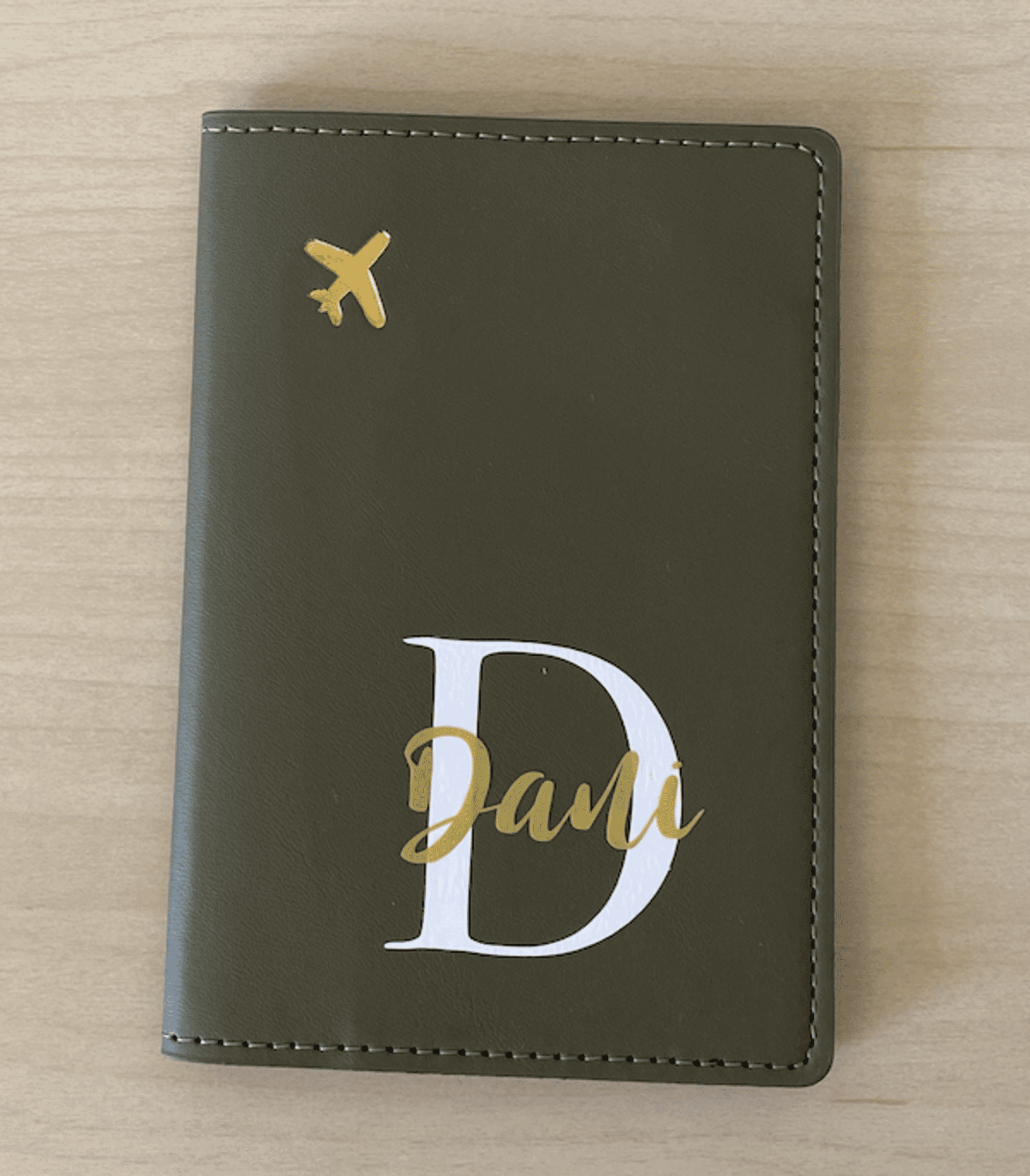 Pasaporte personalizado - fuente MD - 2